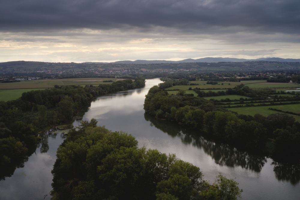 Ile du Roquet et monts du Beaujolais