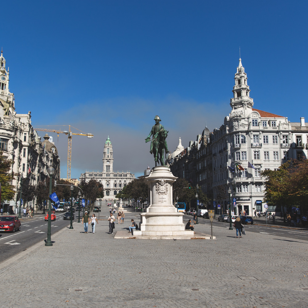 Praça da Liberdade e monumento a Dom Pedro IV